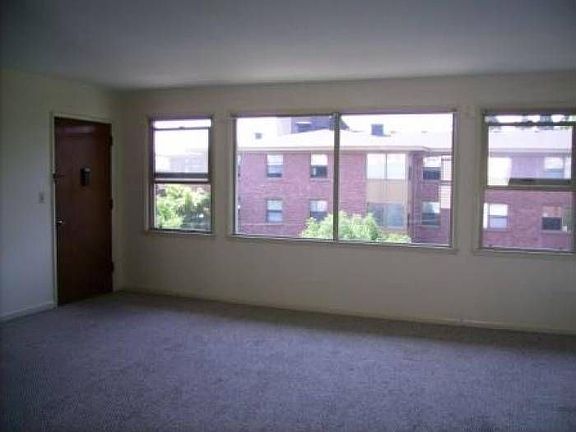 Living Room (Similar)