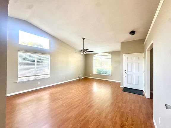 5th image of 1212 Carson Ave