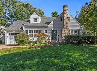 8815 Minnehaha Ln, Kansas City, MO 64114