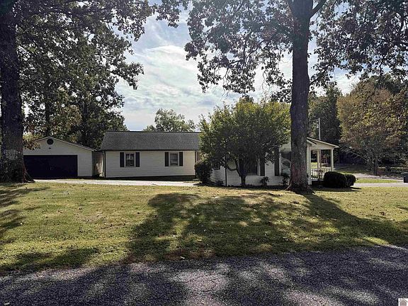 2nd image of 8 Whispering Oaks Loop