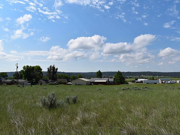 2nd image of 6th St W