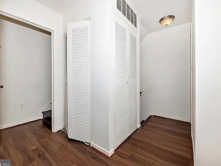 9913 Forest View Pl — Photo 8