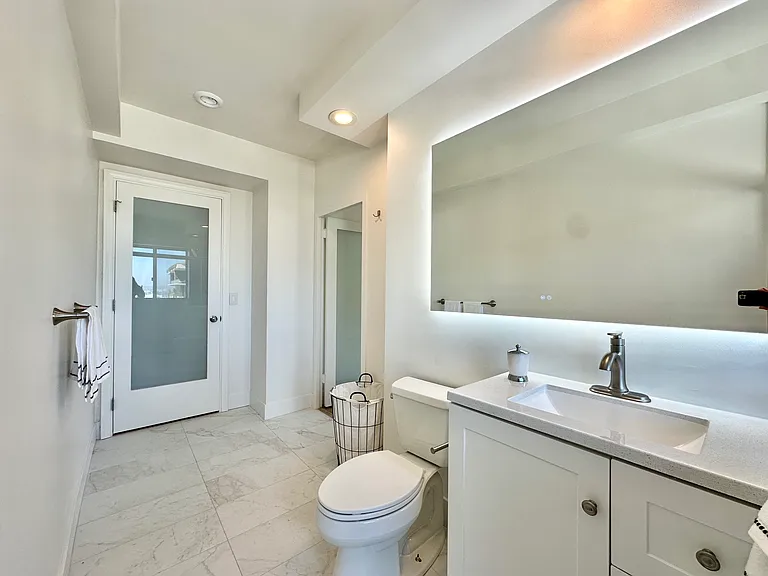 999 N Doheny Dr #904 — Photo 7
