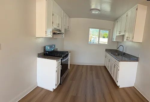 1069 Grover Ave #11 Photo 1