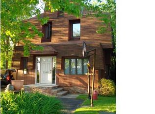 2529 River Rd, Niagara Falls, NY 14304