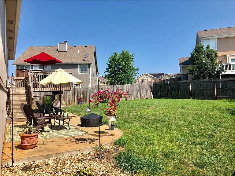 1501 Stoneybrooke Dr — Photo 23