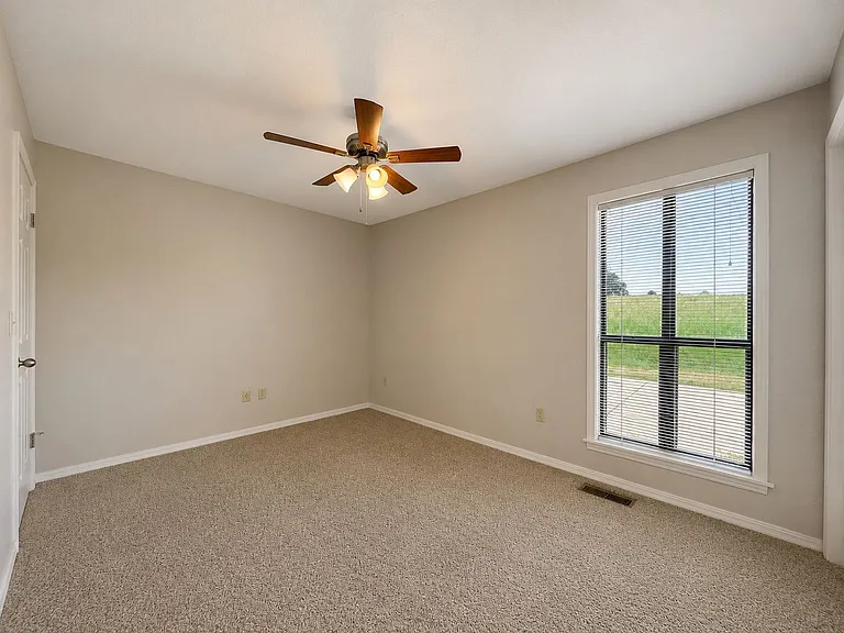 11 Fox Run Ln — Photo 8