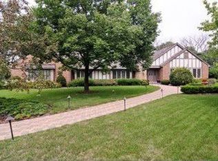 691 Sheffield Ct, Lake Forest, IL 60045