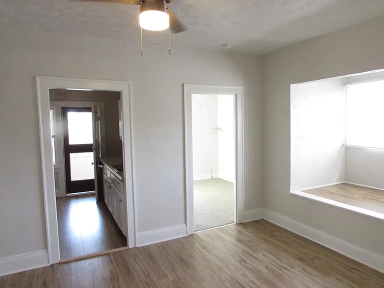 13603 Madison Ave — Photo 4