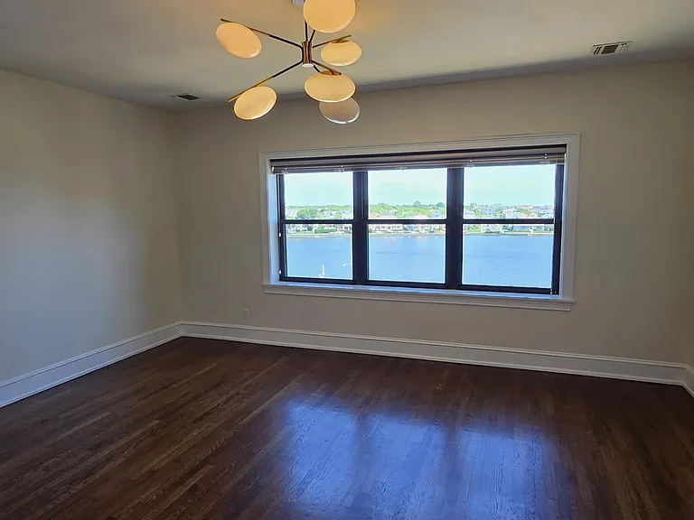 1700 Webb St #5B — Photo 8