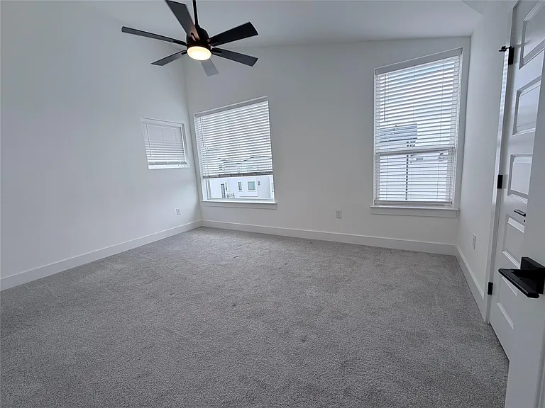 1417 Kramer Ln #2 — Photo 24