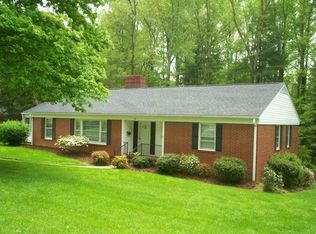 249 Fairview Ave, Mount Airy, NC 27030