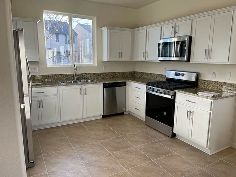 193 Shafer Ave — Photo 4