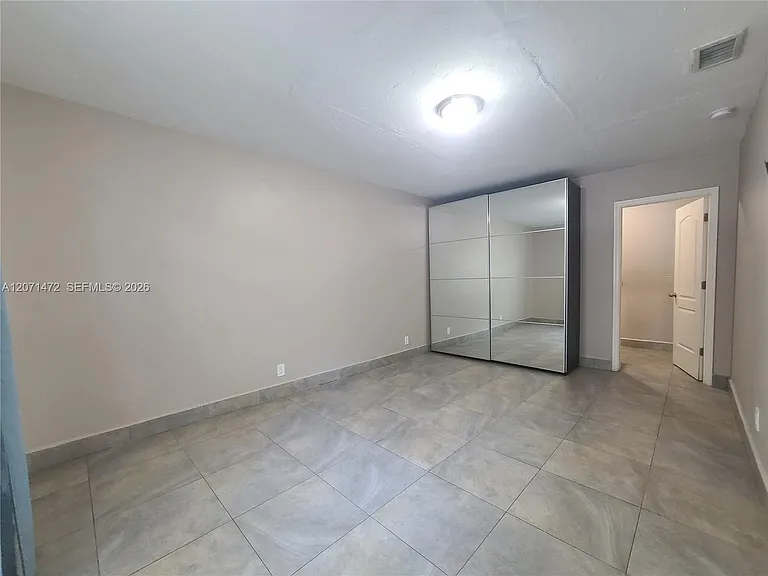 633 NE 16th Ave #3 — Photo 10