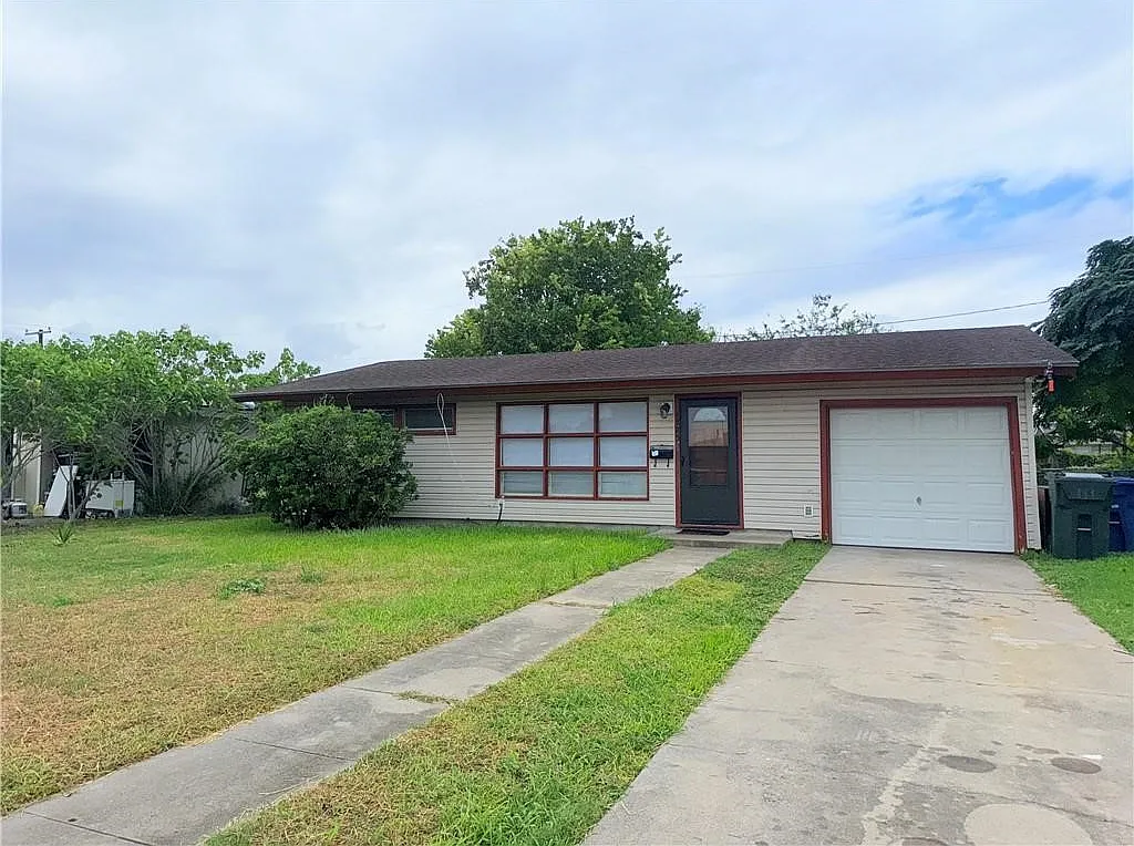 3 bed, 1.0 bath, 1040 sqft, $1,350 — Photo 3