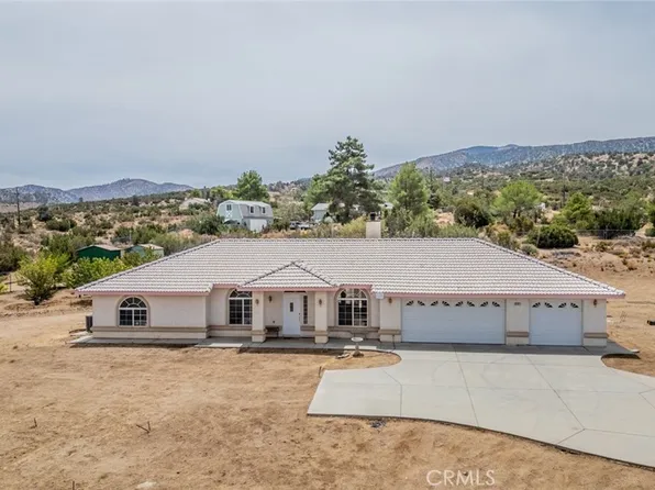 8767 Silver Rock Rd, Pinon Hills, CA 92372