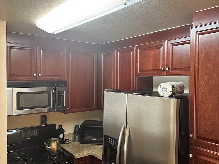 5530 Owensmouth Ave #110 — Photo 5