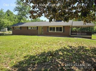 2602 Village Trl, Winston Salem, NC 27106