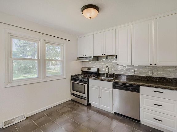 5th image of 2097 Pinewood Dr