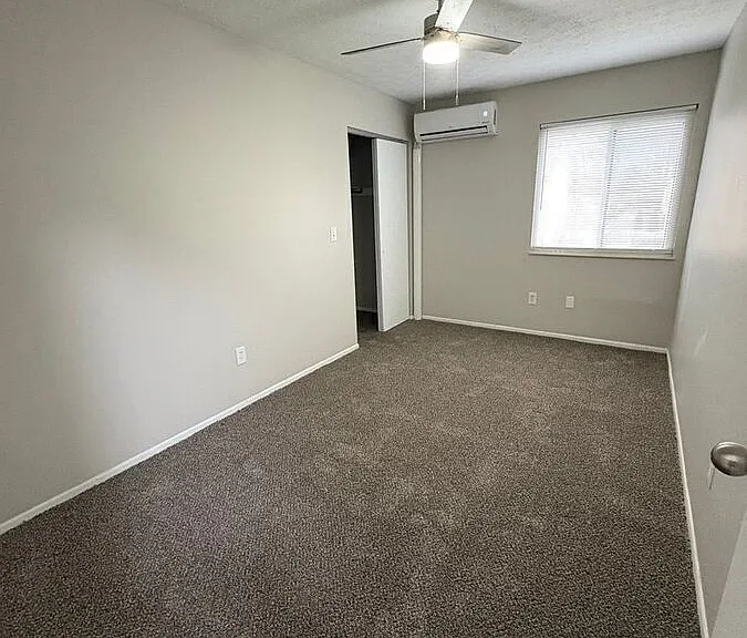 607 Pebble Pl #F — Photo 16