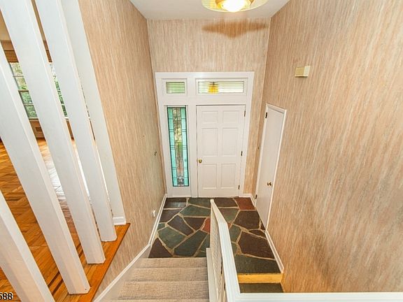 4th image of 6 Van Duyne Rd