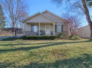 26151 Frankfort Rd, New Boston, MI 48164