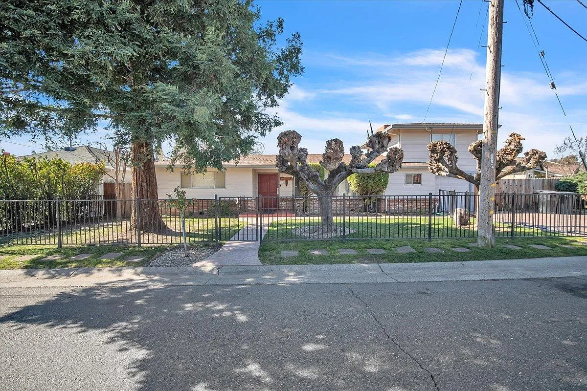 225 Grape St photo 1