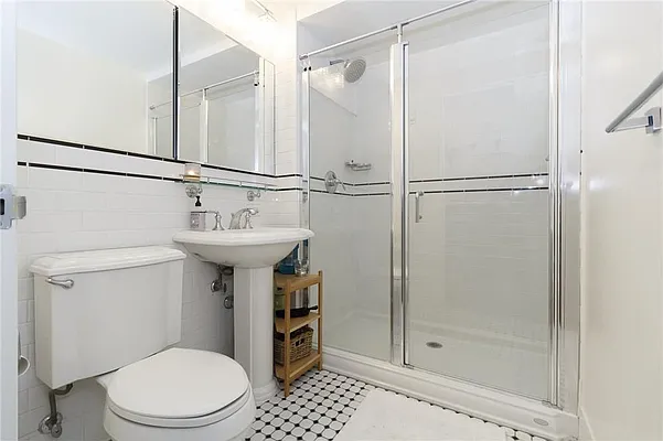 Sold by R New York | media 14