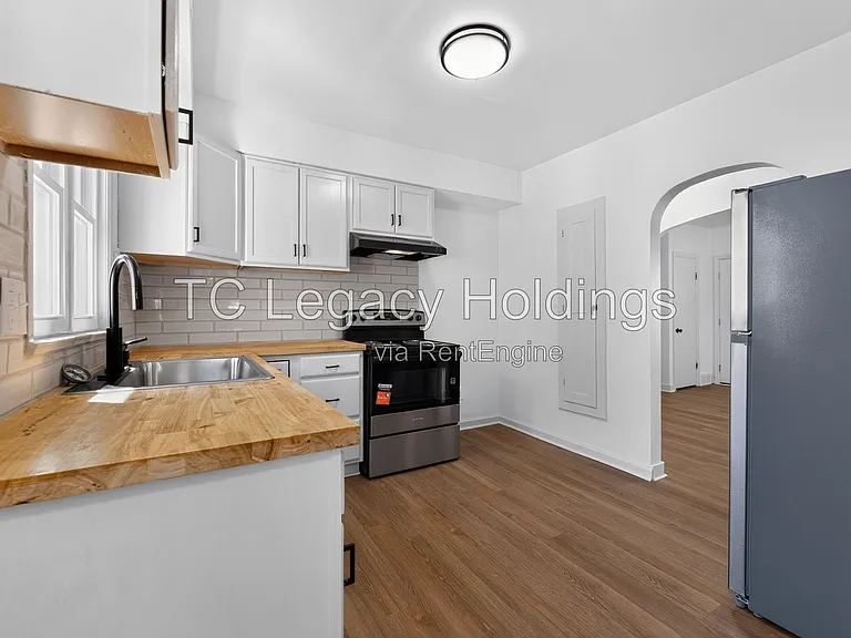 300 Ash Ave — Photo 13