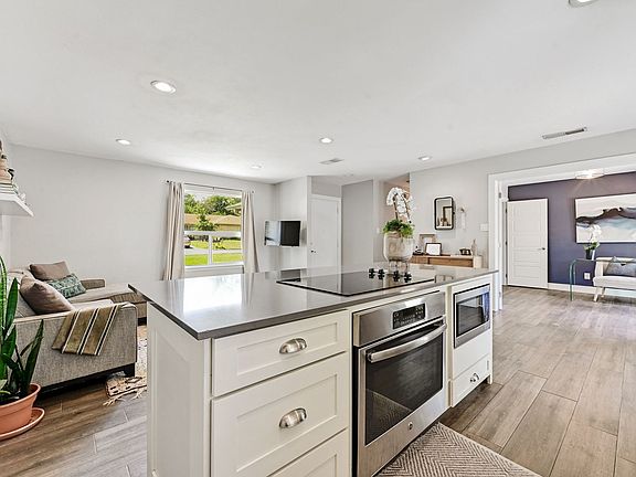 3rd image of 2313 Aldford Dr