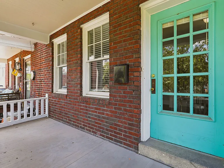 10 S Sheppard St — Photo 3