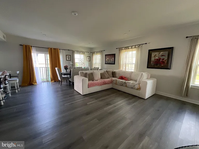 14724 Silver Hammer Way — Photo 4