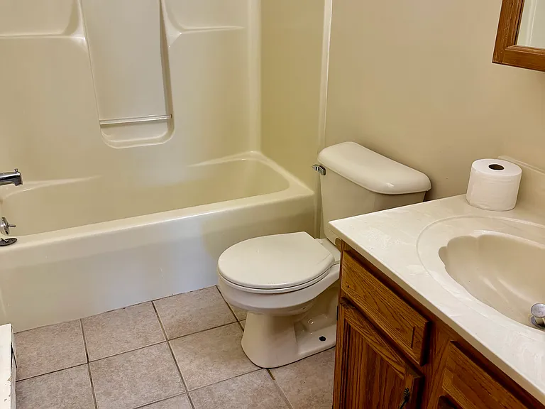 1019 Jill Ct — Photo 6