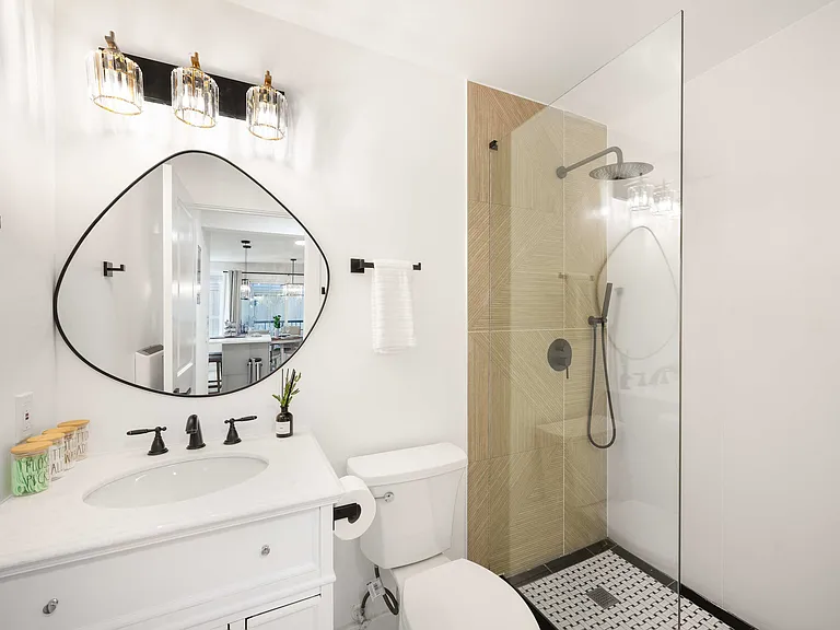 807 6th Ave N #1 — Photo 5