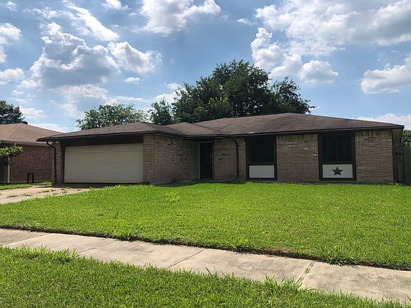 2nd image of 303 Leafwood Cir