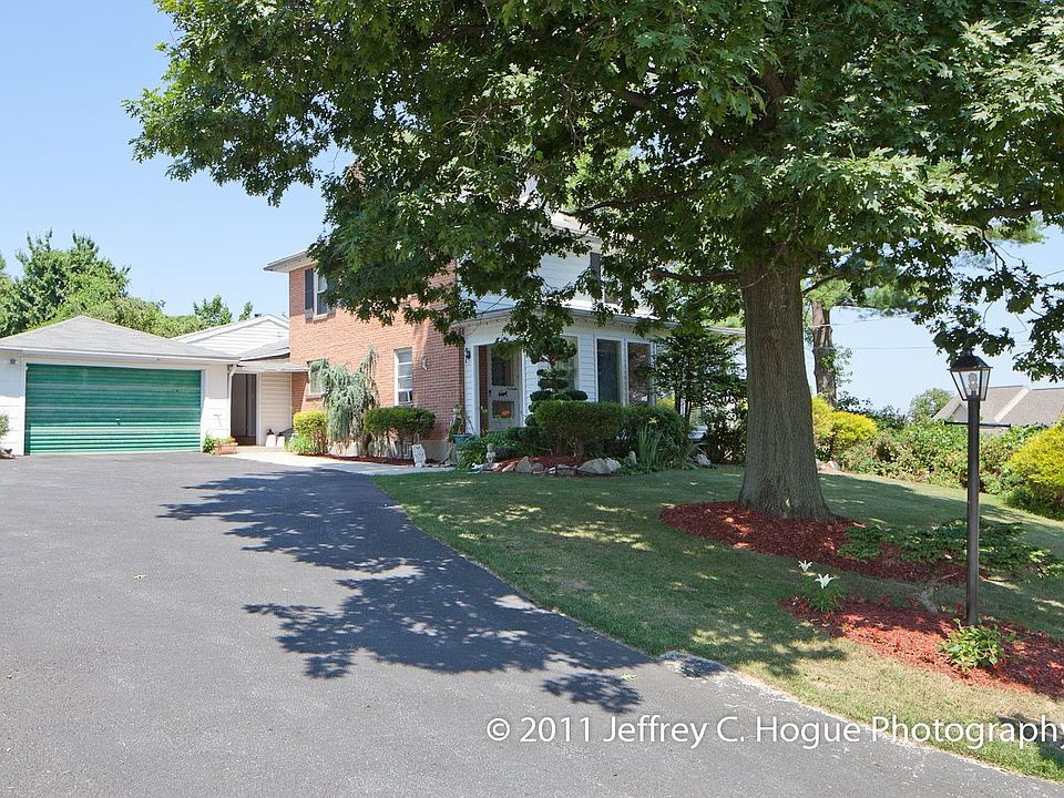 2nd image of 532 Hain Rd
