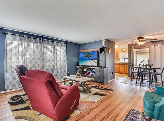 3rd image of 533 Se 6th Ave 1-5 Cape Coral Fl 33990