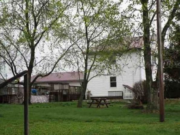 208 S 3rd St, Allendale, IL 62410