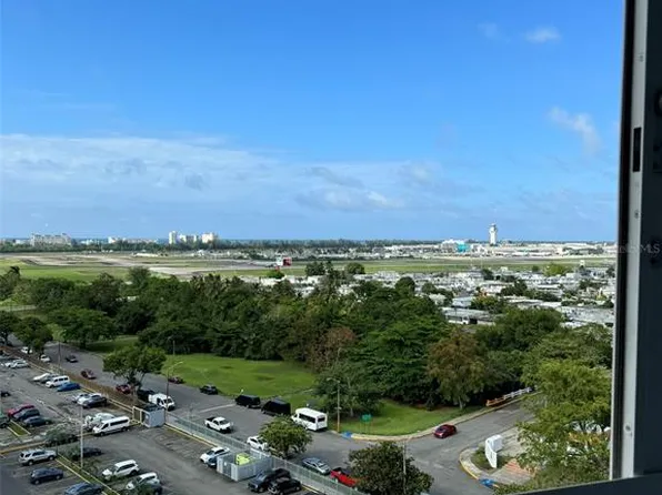 1 Avenue Laguna #11, Carolina, PR 00979