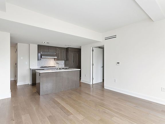 3rd image of 21 W 86th St APT 9F