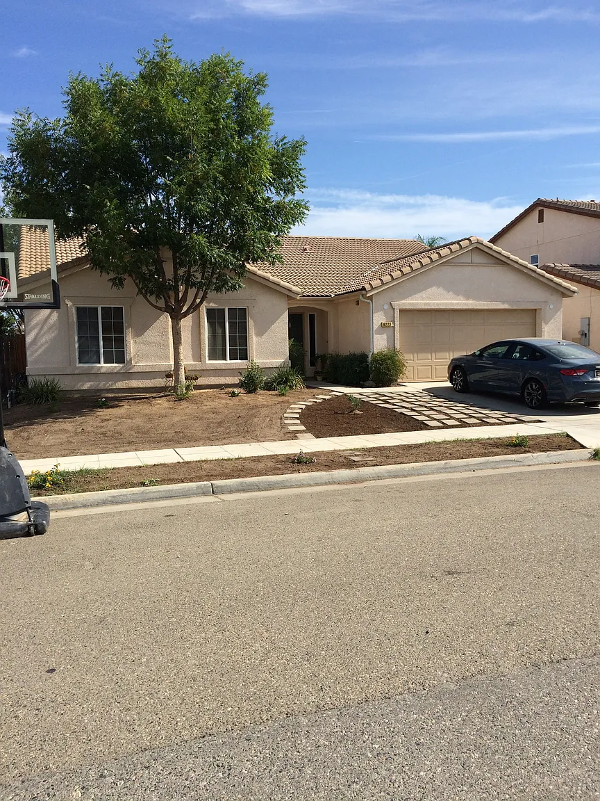 6223 E Sussex Way photo 1