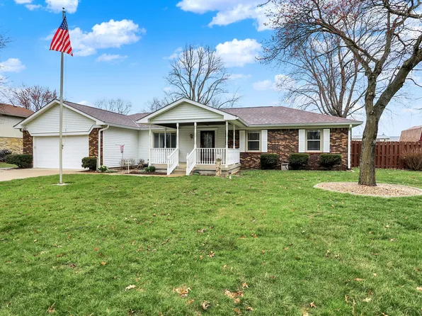 6958 W Brier Creek Dr, New Palestine, IN 46163