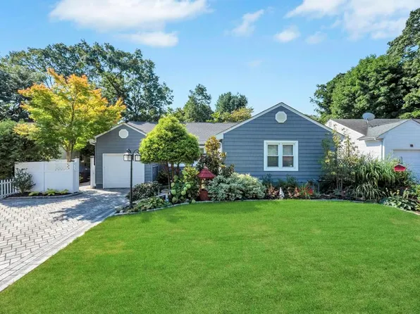 18 Teed Street, Huntington Station, NY 11746