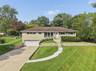 2N356 Euclid Ave, Glen Ellyn, IL 60137