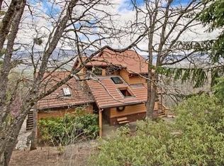 950 Pinecrest Ter, Ashland, OR 97520