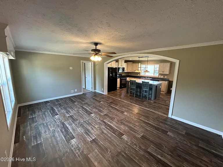 857 Nicholas Dr SW — Photo 3