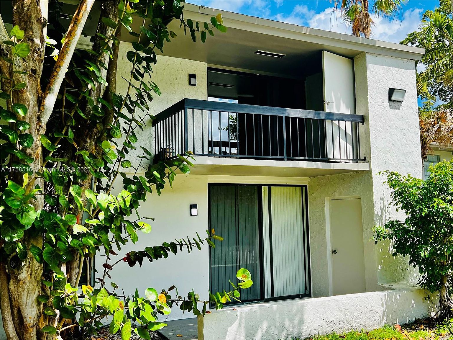 4001 N University Dr #103