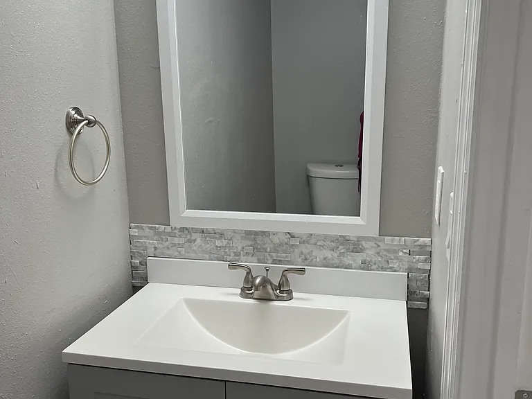 1404 Montana Ave — Photo 3