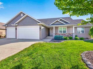 2125 Windflower Dr, Neenah, WI 54956