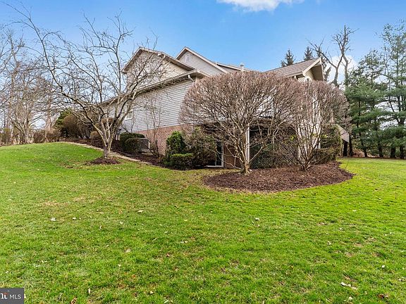 4th image of 504 Bridgeview Dr